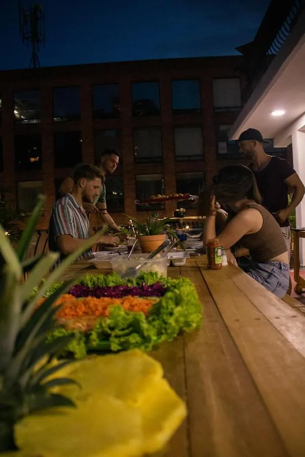 La Familia Hostel - Parque Poblado Medellín