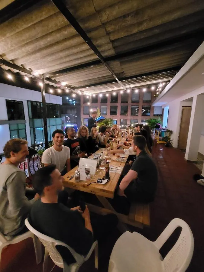 La Familia Hostel - Parque Poblado Medellín