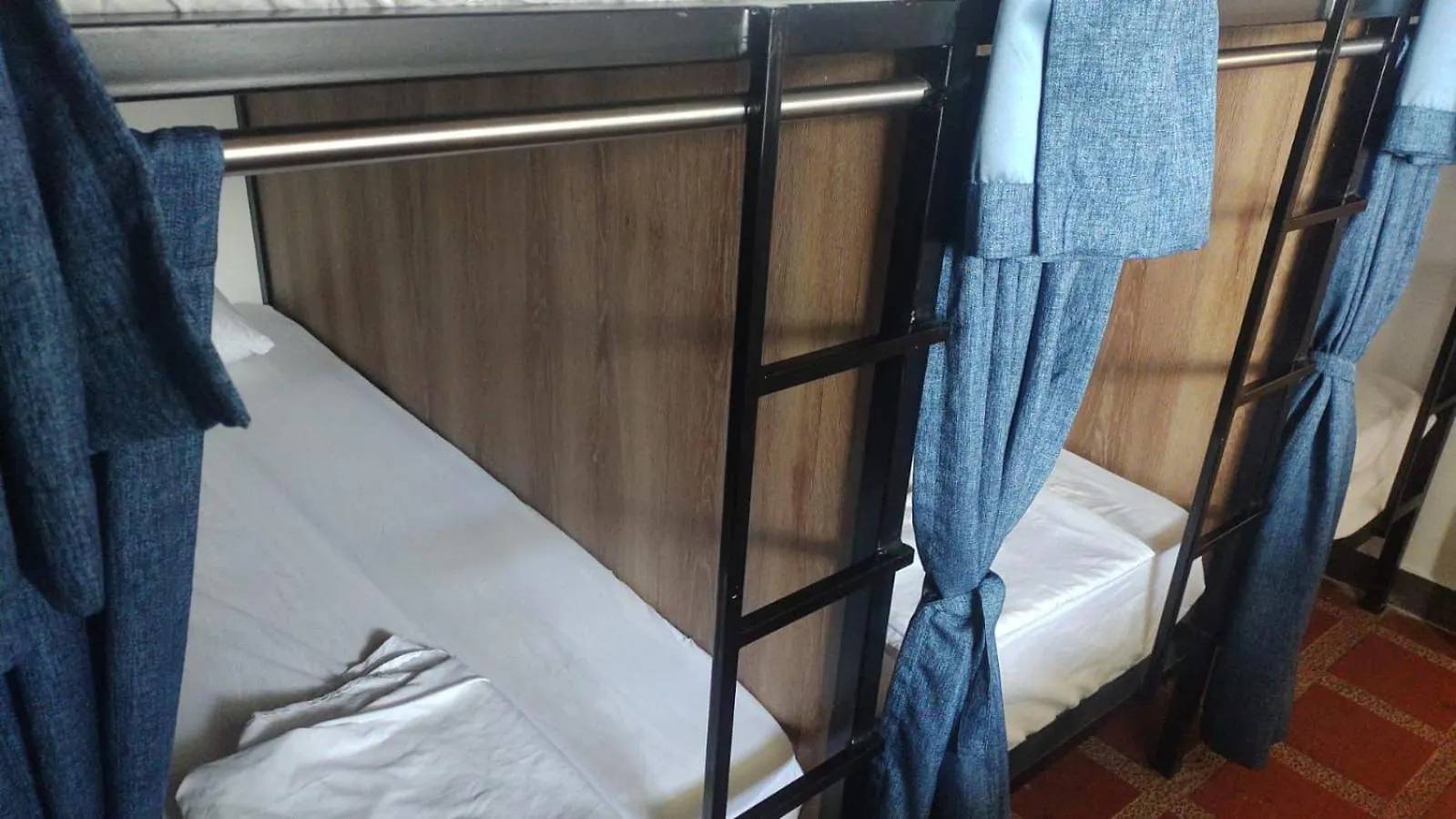 La Familia Hostel - Parque Poblado Medellín