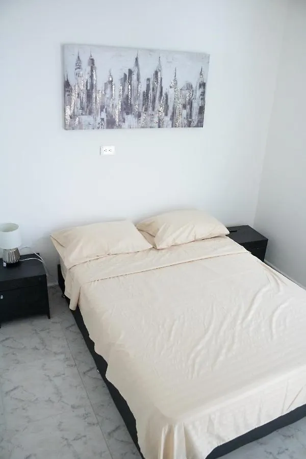 La Familia Hostel - Parque Poblado Medellin 0*,  Colombia