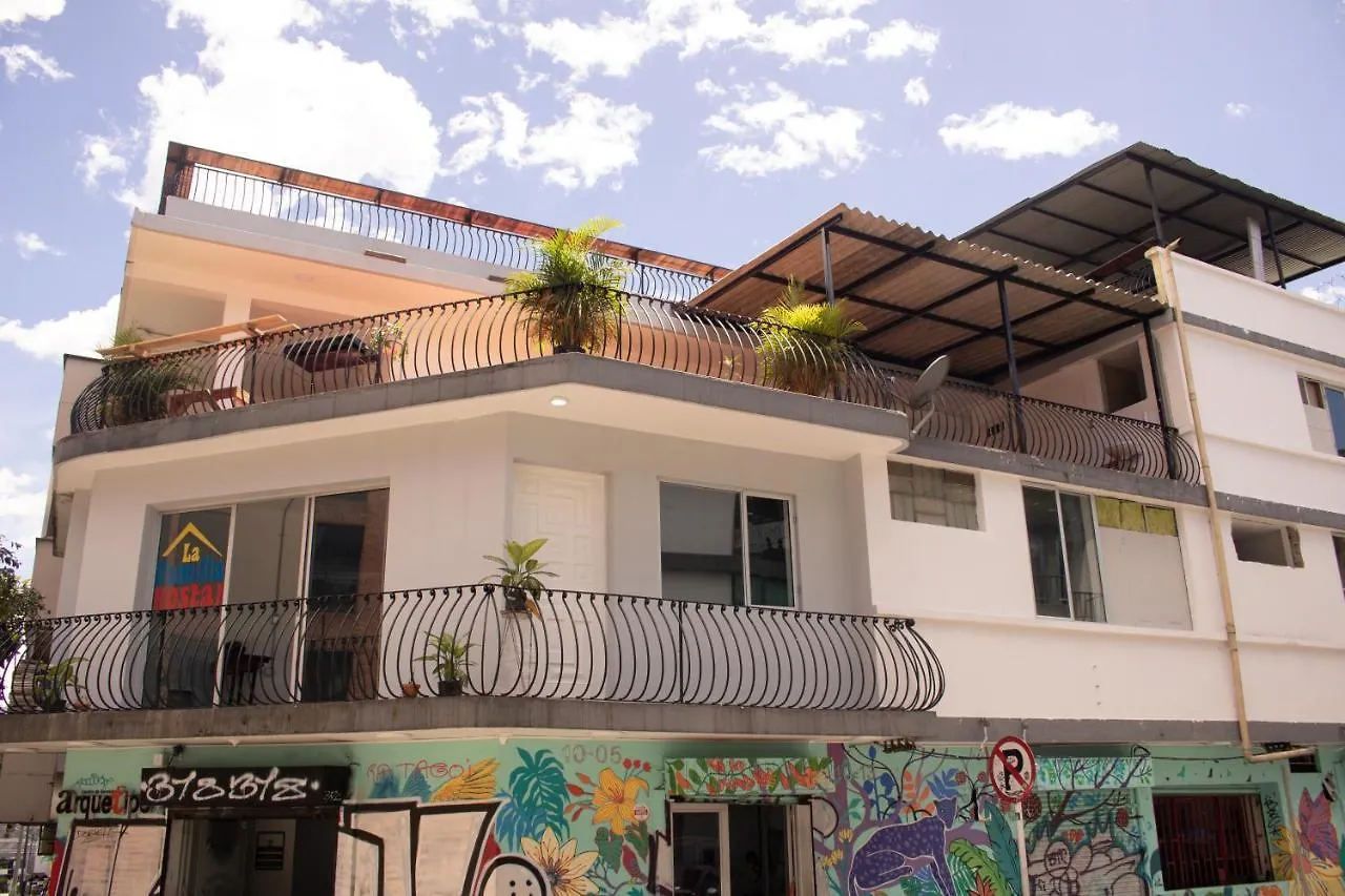 La Familia Hostel - Parque Poblado Medellin Colombia