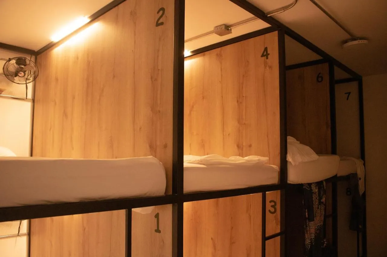 La Familia Hostel - Parque Poblado Medellin
