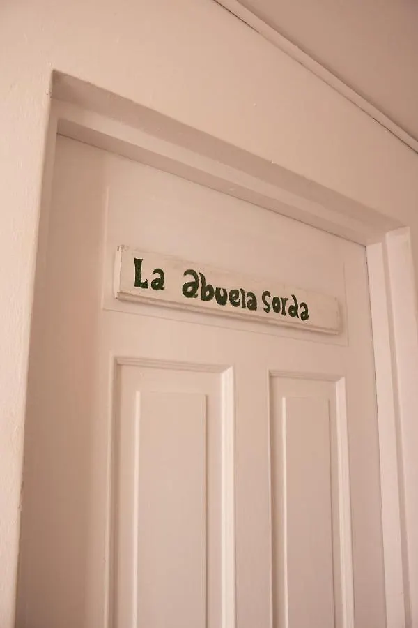 La Familia Hostel - Parque Poblado Medellin