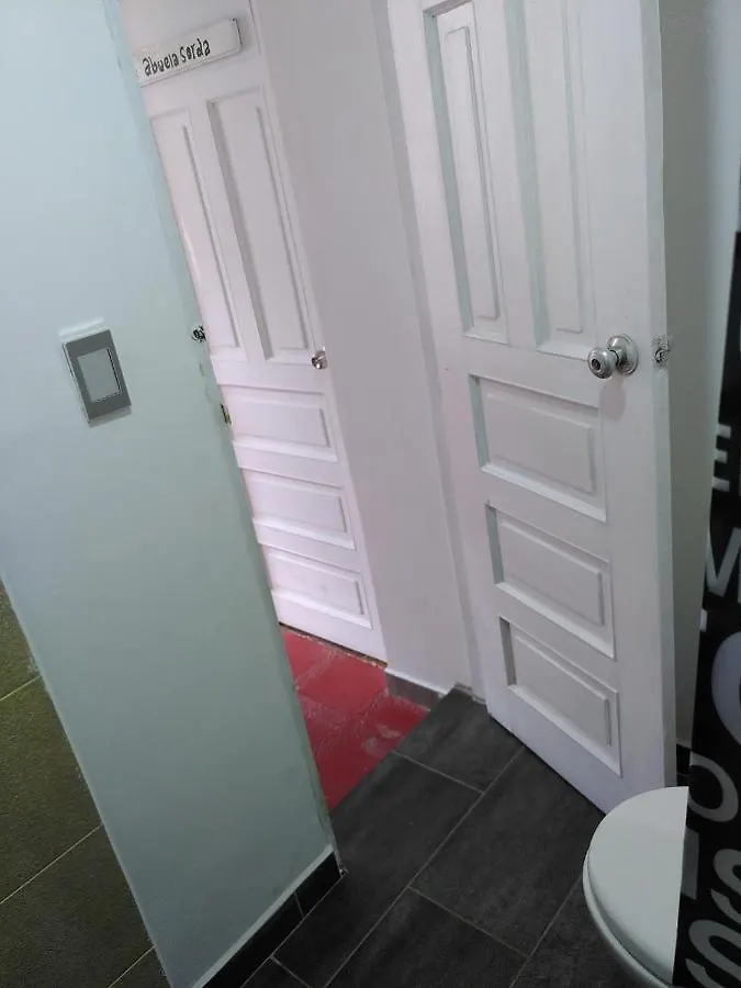 La Familia Hostel - Parque Poblado Medellin