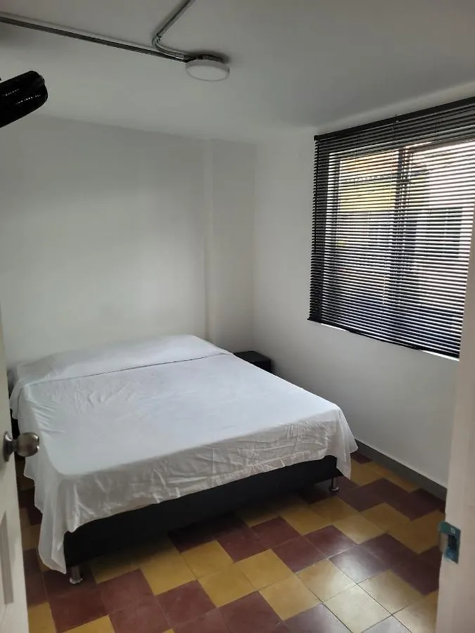 La Familia Hostel - Parque Poblado Medellin Colombia