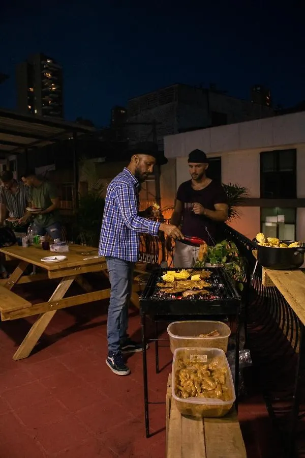 La Familia Hostel - Parque Poblado Medellin