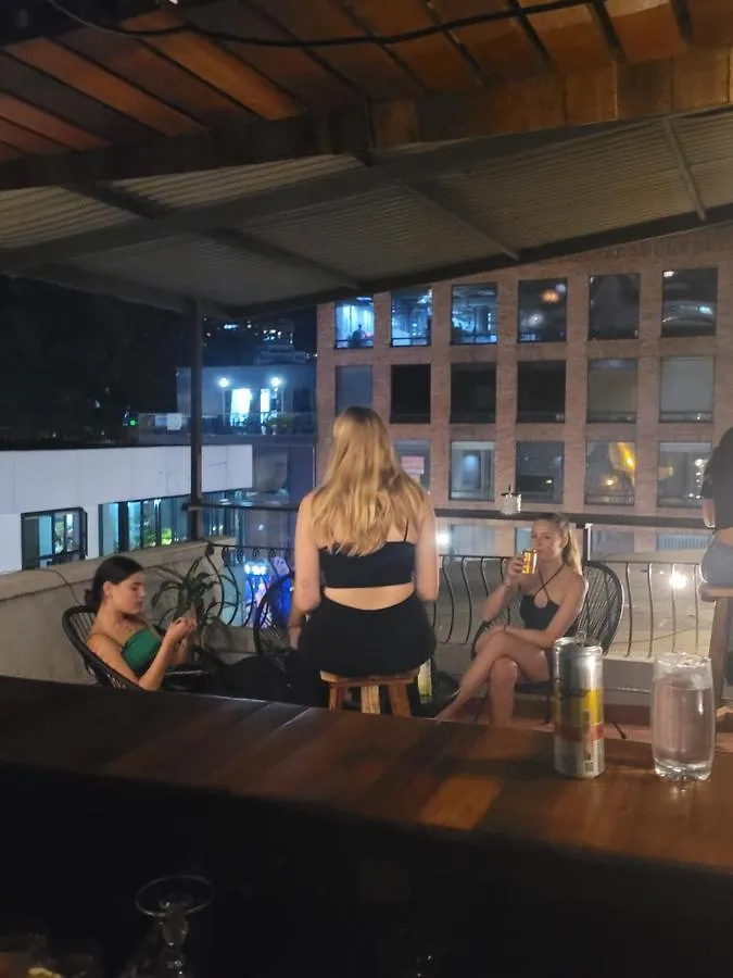 La Familia Hostel - Parque Poblado Medellin 0*,