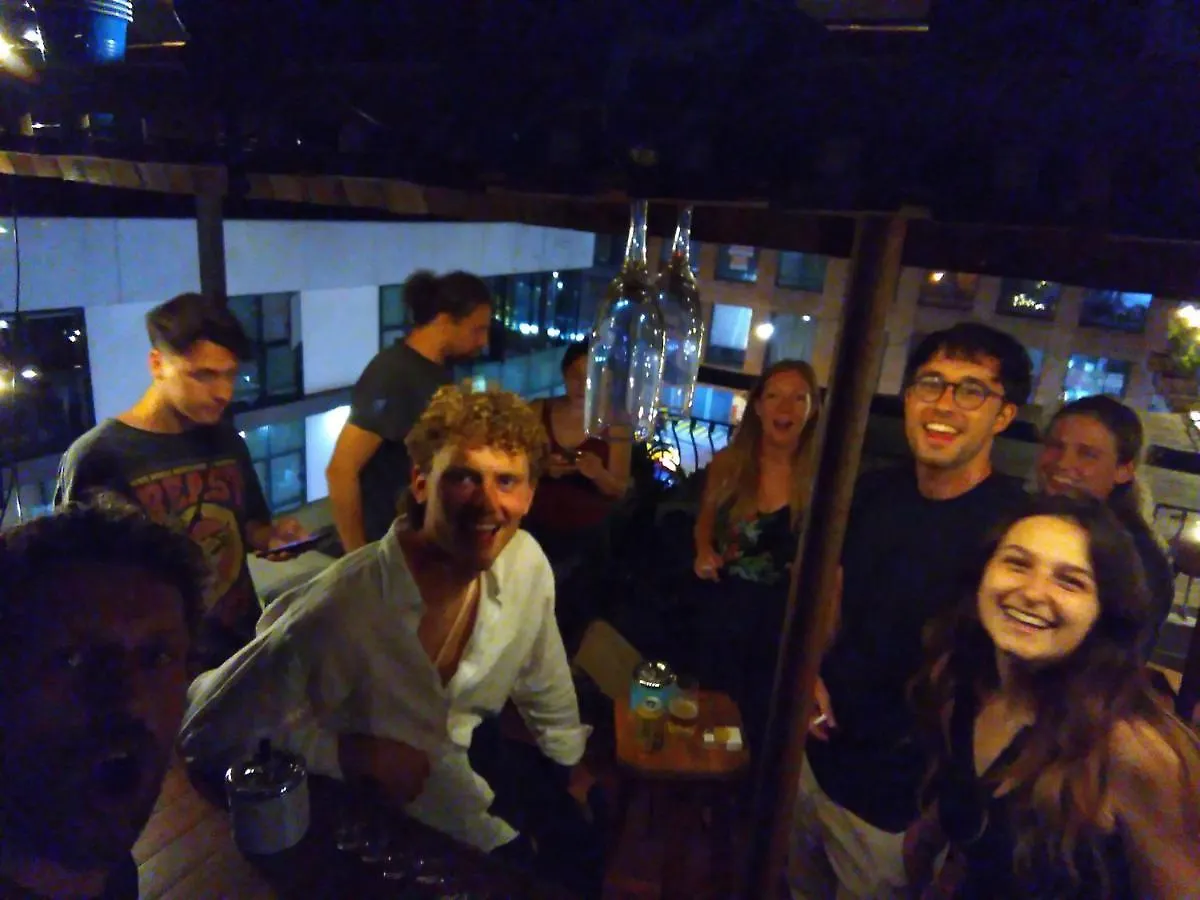 La Familia Hostel - Parque Poblado Medellin