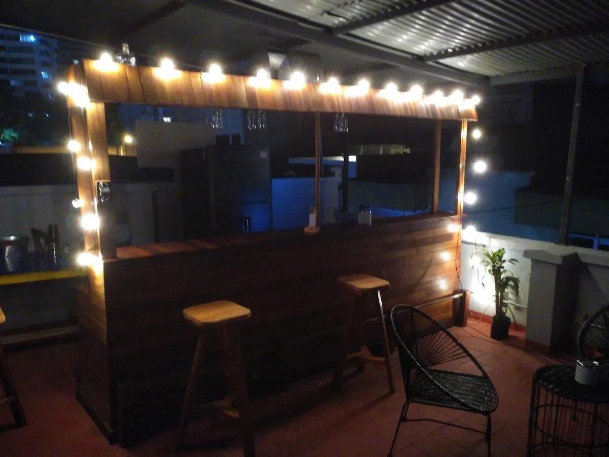La Familia Hostel - Parque Poblado Medellin 0*,